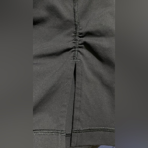 LULULEMON ATHLETICA SLIT BACK CAPRI LEGGING - Picture 5 of 7